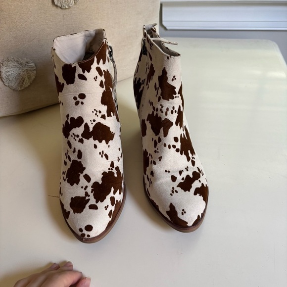 Altr’d state Cow Print Ankle Boots size 8 - Picture 5 of 8